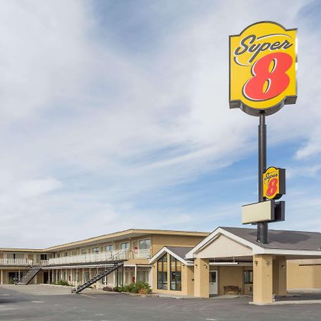 Super 8 By Wyndham Wells Hotel Exterior photo